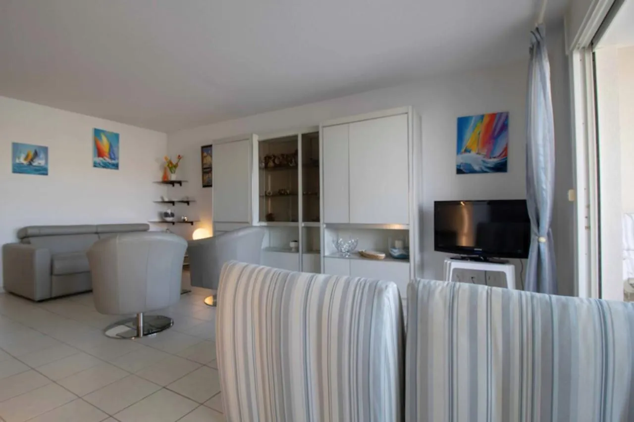 Apartment With Balcony And View On The Port Fréjus France