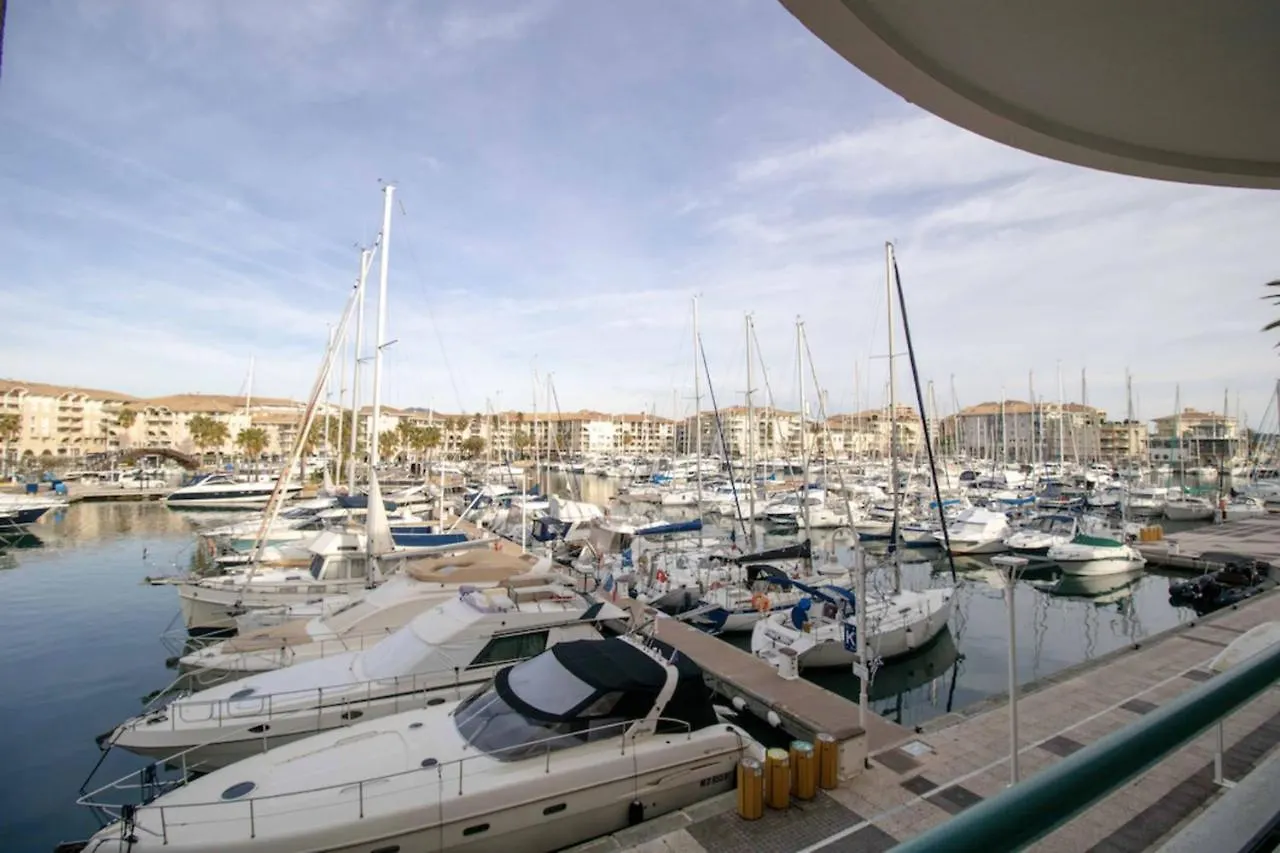 Apartment With Balcony And View On The Port Fréjus
